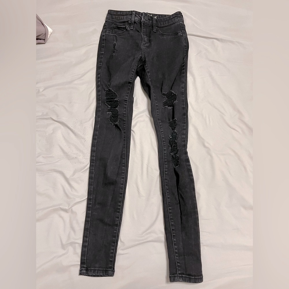 Universal Thread cute ripped skinny jeans